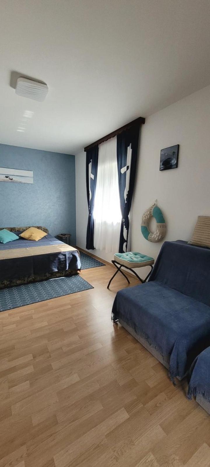 Apartmani Sojka ロヴィニ エクステリア 写真